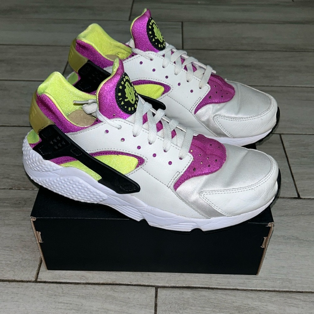 Nike Air Huarache Run
Neon Magenta (2018) Men’s Size 10.5